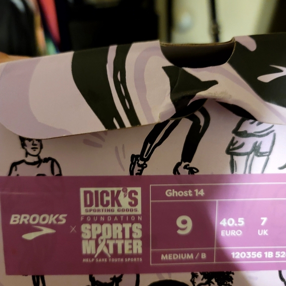 Shoes - Picture 8 of 11